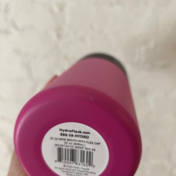 32 oz Hydro Flask Wide Mouth in Carnation - Picture 4 of 4